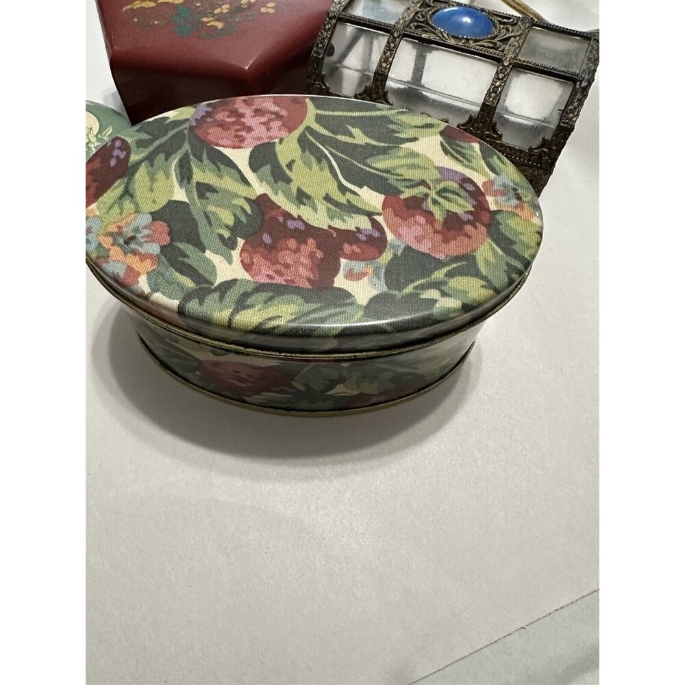 Trinket Boxes Lot of 4 Tin Plastic Nesting and Pirate Chest Vintage Hong Kong - Picture 3 of 11